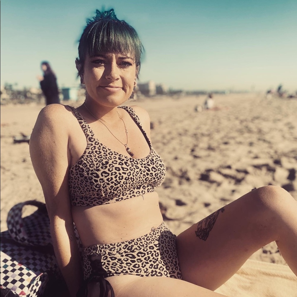 Leopard print bikini - Picture 2 of 4
